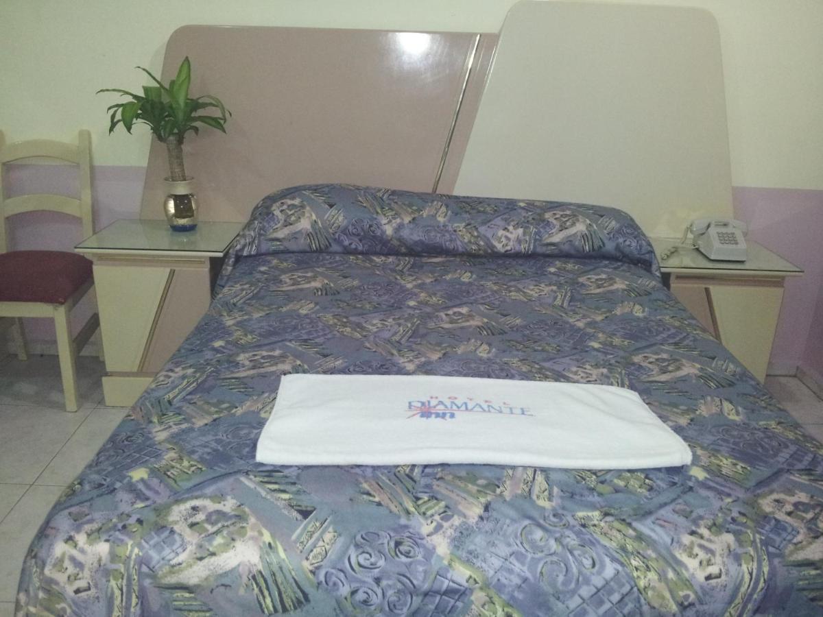 Hotel Diamante Inn Uriangato 外观 照片