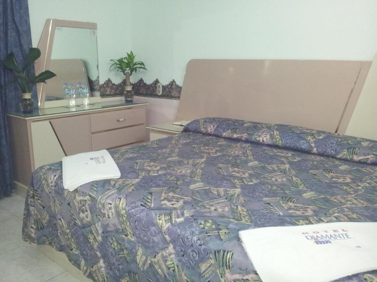 Hotel Diamante Inn Uriangato 外观 照片